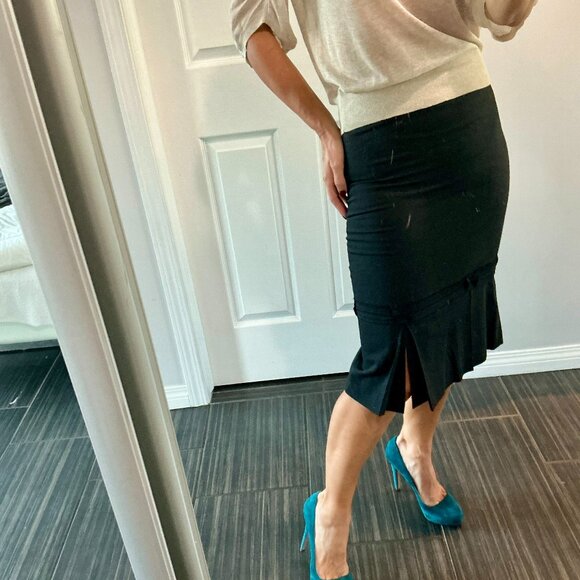 BEBE unique black pencil knee skirt with slits on hem size 2 - Picture 11 of 13